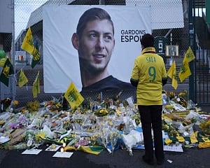 'It's a bad dream,' Sala's father says after plane recovered
