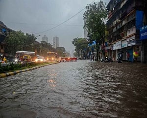 Maha rain fury claims 27 lives; 18 die in Mumbai wall collapse