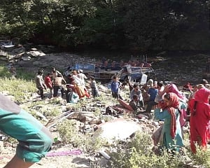 35 dead as bus falls into gorge in J&K