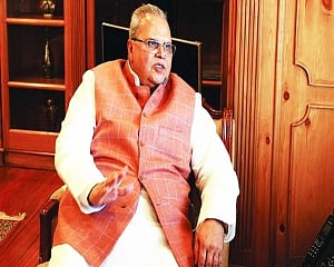 50,000 jobs for locals within 3 months, announces J&K Guv