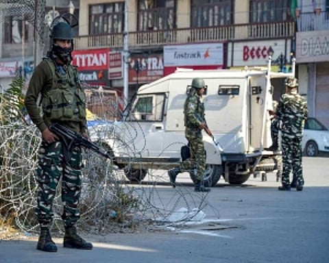 6 CRPF personnel injured as militants hurl grenade in Srinagar
