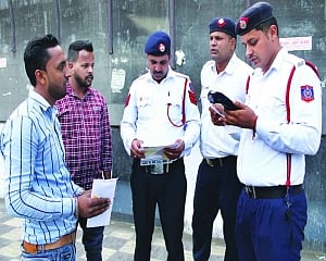 A peep into arduous life of keepers of law on roads