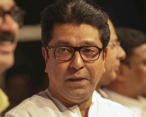 Raj Thackeray reaches ED office with family in tow