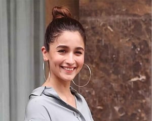 Alia a warm, lovely person: Singer Shreya Sharma