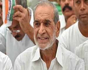 Anti-Sikh riots case: SC directs examination of Sajjan Kumar's health condition, report in 4 weeks