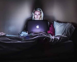 Artificial light during sleep linked to weight gain in women: Study