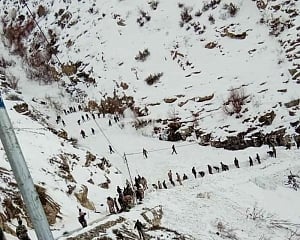 Avalanche: Bad weather hampers rescue operations in Himachal