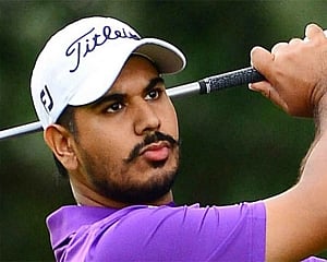 Bhullar makes big charge on back-nine, T-8th in Spain