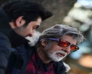 Big B shares 'Brahmastra' shoot pic with Ranbir Kapoor from Manali