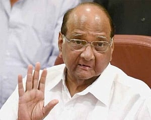 BJP slams Pawar for "playing politics" over Naxal attack