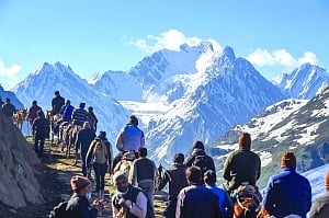 Burhan ghost lurks on way to Amarnath