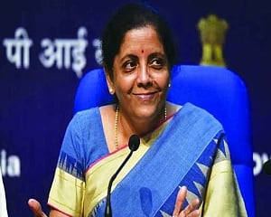 Cabinet approves Rs 25k cr fund for stalled housing projects