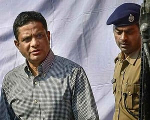 Chit Fund: SC seeks former Kolkata police Commissioner's response on CBI's plea seeking his arrest