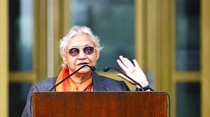 Cong game for AAP tie-up! Sheila upset