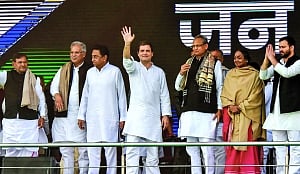 Crop insurance scheme aimed at looting farmers money: RaGa