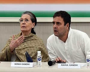 CWC discusses Maha situation, final decision to be announced Friday
