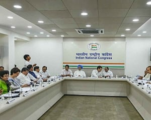 Delhi Cong leaves decision on alliance with AAP up to Rahul Gandhi