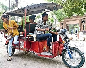 Delhi discoms losing Rs 150 crore annually to power theft for charging e-rickshaws