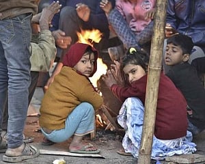 Delhi freezes at 2.4 deg C; coldest day of season, fog affects air and rail traffic