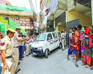 Delhi man slits throats of wife, 3 kids; arrested