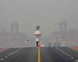Delhi records season's worst air quality, EPCA likely to announce stricter steps