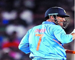 Dhoni, Jadhav take India past finish line