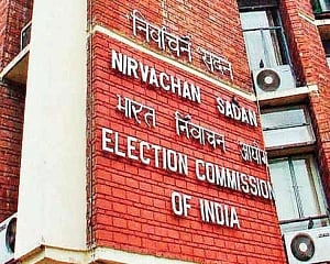 EC to announce Lok Sabha poll schedule at 5 pm today