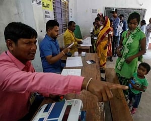 EVM glitches reported in several areas in Delhi