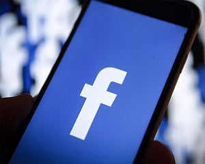 Facebook stops Huawei from pre-installing apps on phones