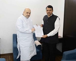 Fadnavis meets Shah in Delhi