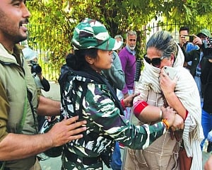 Farooq’s sister, daughter detained for protest sans order