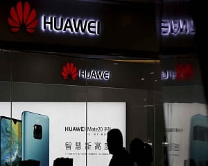 FedEx refuses to deliver Huawei smartphone in US