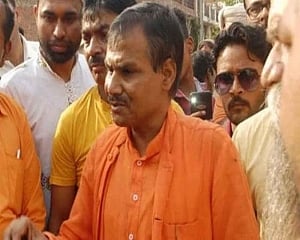 Former Hindu Mahasabha leader shot in Lucknow