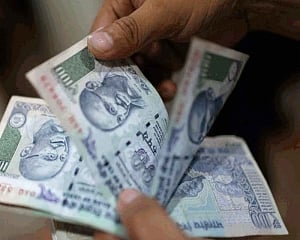 FPIs net sellers for second straight month, pull out Rs 5,920 cr in Aug