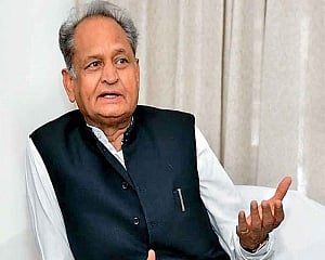 Gehlot hits out at BJP over falling GDP