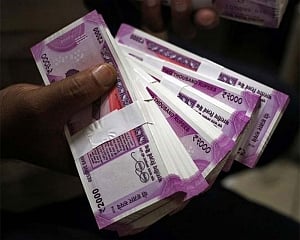 Govt indicates printing of Rs 2000 note stopped for now; sufficient currency in circulation