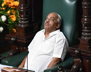 Guv asks Speaker to complete trust vote process Thursday Itself