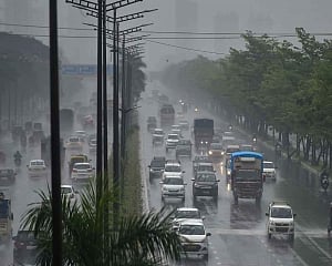 Heavy rains in Mumbai; train, road traffic hit hard