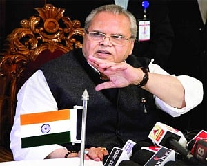 Hurriyat Conference ready for dialogue: J&K guv