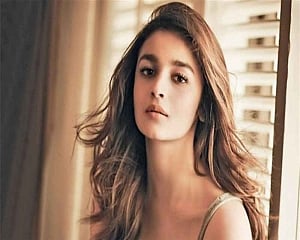 I have an opinion, but I'll keep it to myself: Alia on Kangana