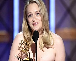 Important to surround yourself with people you trust: Elisabeth Moss