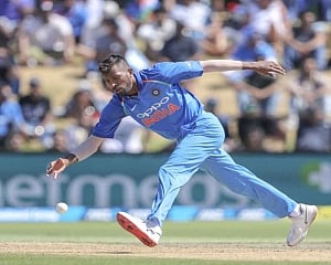 India to field, injured Dhoni misses out, Hardik in