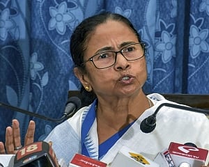 Interim budget has no value, sign of desperation of Modi govt: Mamata