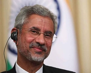 Jaishankar visits innovation exhibition in Singapore