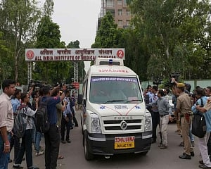 Jaitley's body taken to his residence; President Kovind, BJP leaders pay homage