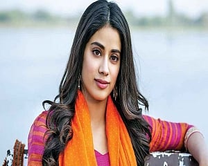 Janhvi Kapoor shows off her belly dance moves