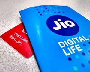 Jio beats Airtel, Voda Idea to be top telecom revenue earner at Rs 10,900 cr in June qtr