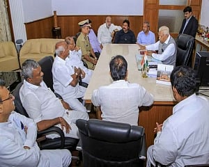 Karnataka crisis: Bid to pacify rebels and save government