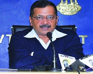 Kejriwal walks the talk on free Wi-Fi