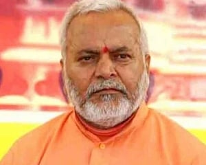 Chinmayanand case: SC asks UP govt to produce harassed woman before it on Friday itself